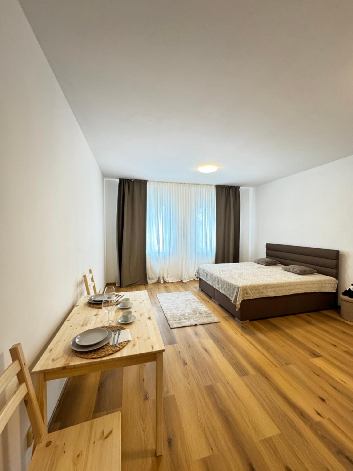 Riverside Apartment Praha Exterior photo